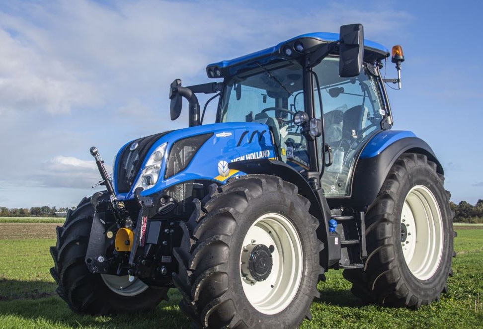 New front linkage system for New Holland T5 Auto Command Series - Lynx ...